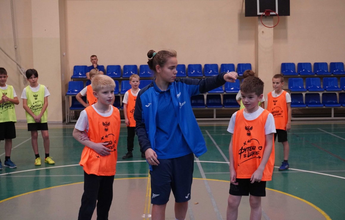 Сине-бело-голубые приняли участие в проекте «Футбол в школе»