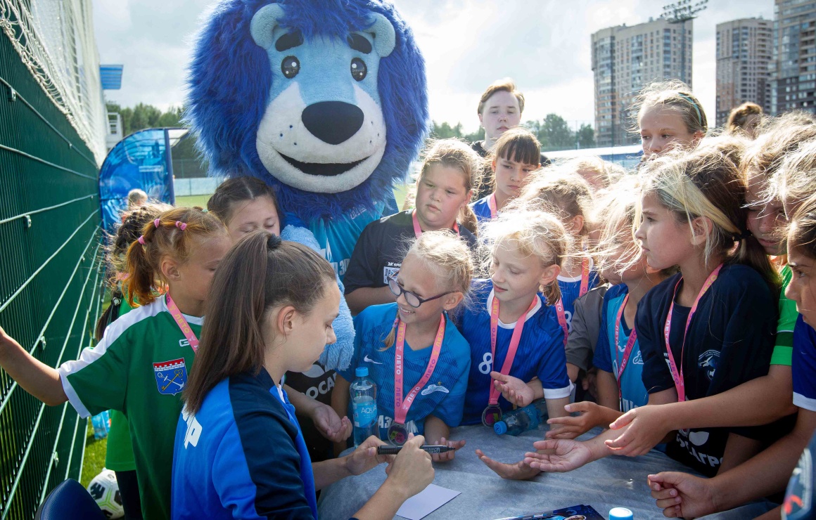«Зенит» провел фестиваль футбола для девочек в «Газпром»-Академии