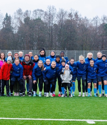 Игроки «Аталанта СПб» побывали на тренировке женской команды