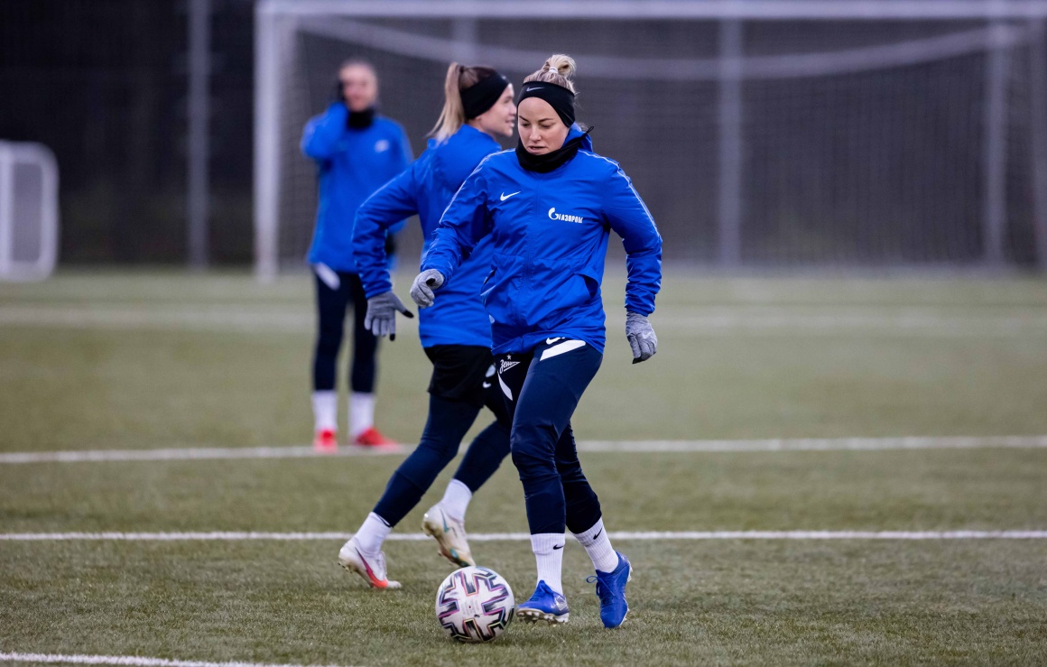 Фоторепортаж: тренировка женской команды перед матчем с «Ростовом»