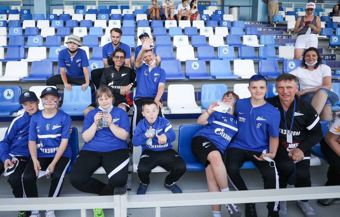 Команда  «47 в игре» посетила матч сине-бело-голубых
