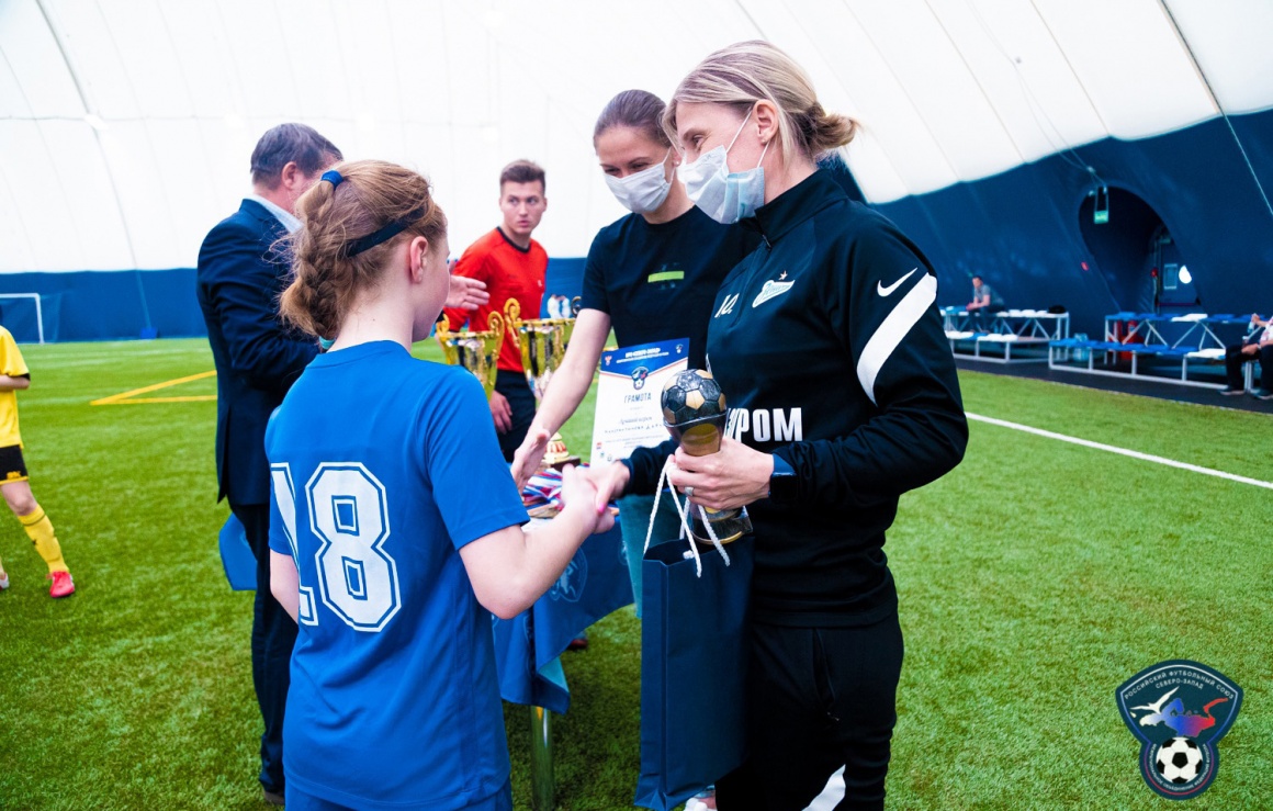 Ольга Порядина и Юлия Гриченко посетили второй игровой день Фестиваля футбола среди команд девочек 
