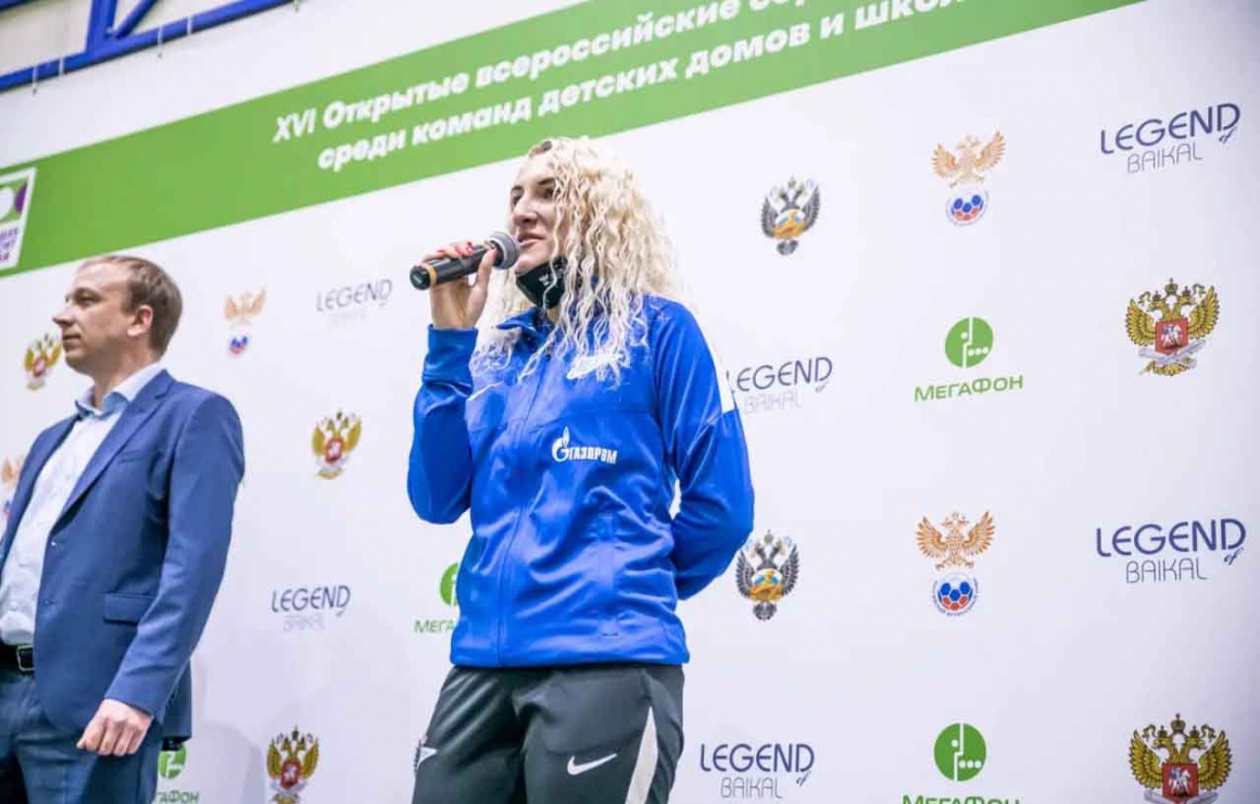 Вероника Куропаткина наградила участников детского турнира