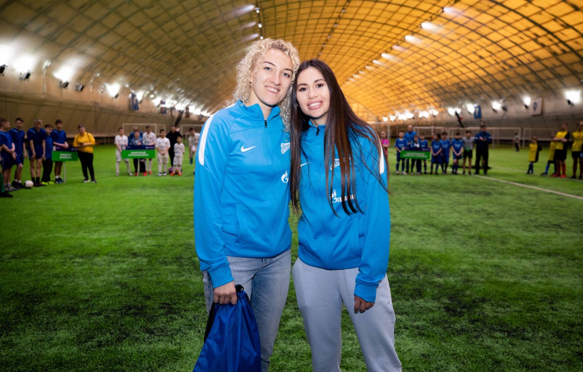 Футболистки женского «Зенита» приняли участие в церемонии открытия турнира «Будущее зависит от тебя»